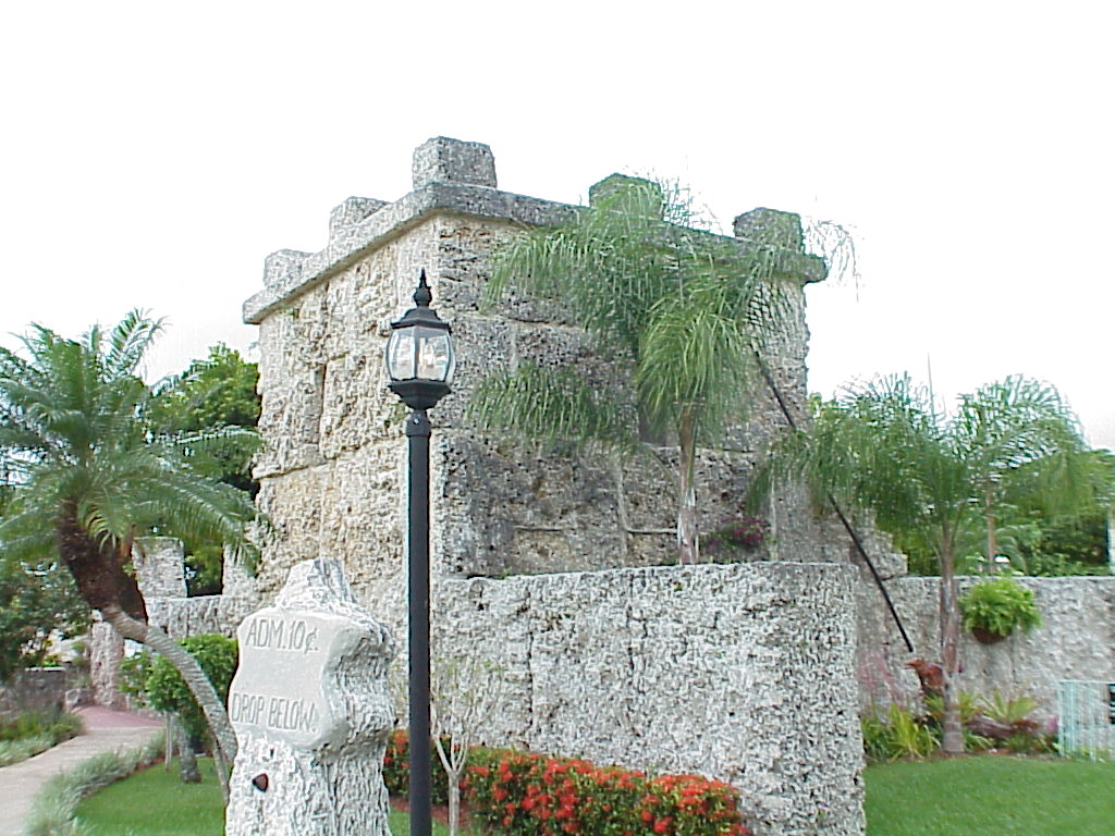 vac2002 123-CoralCastle