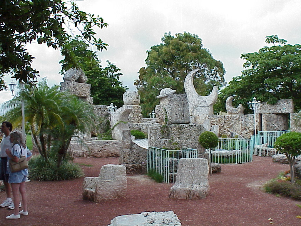 vac2002 124-CoralCastle