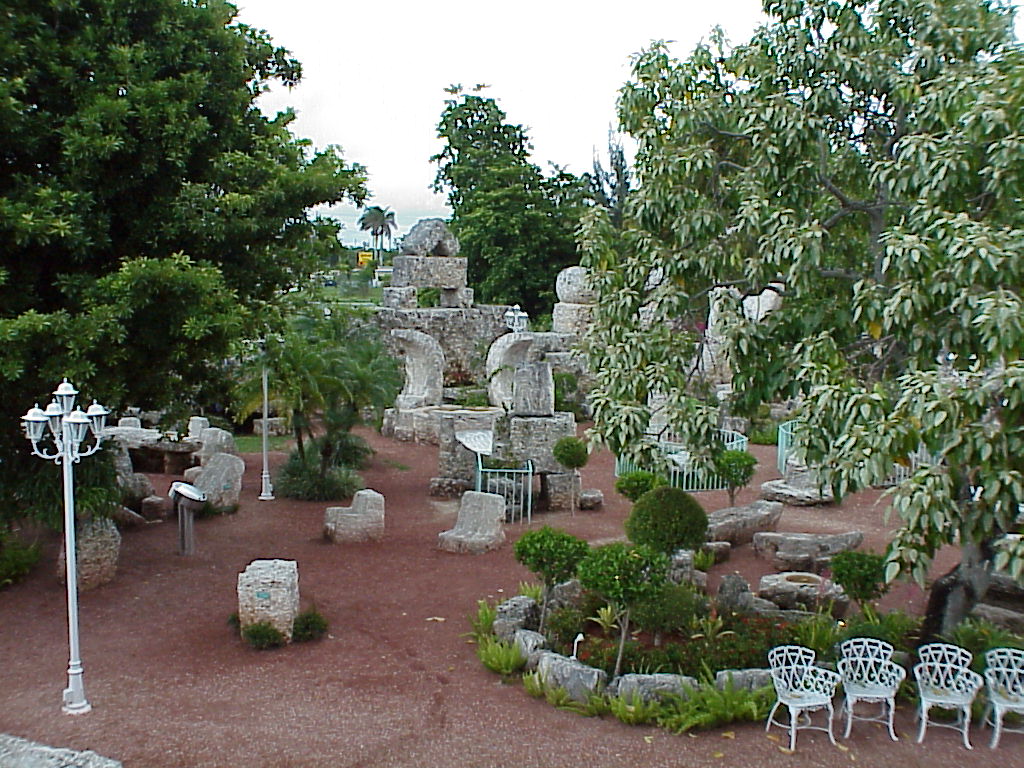 vac2002 128-CoralCastle