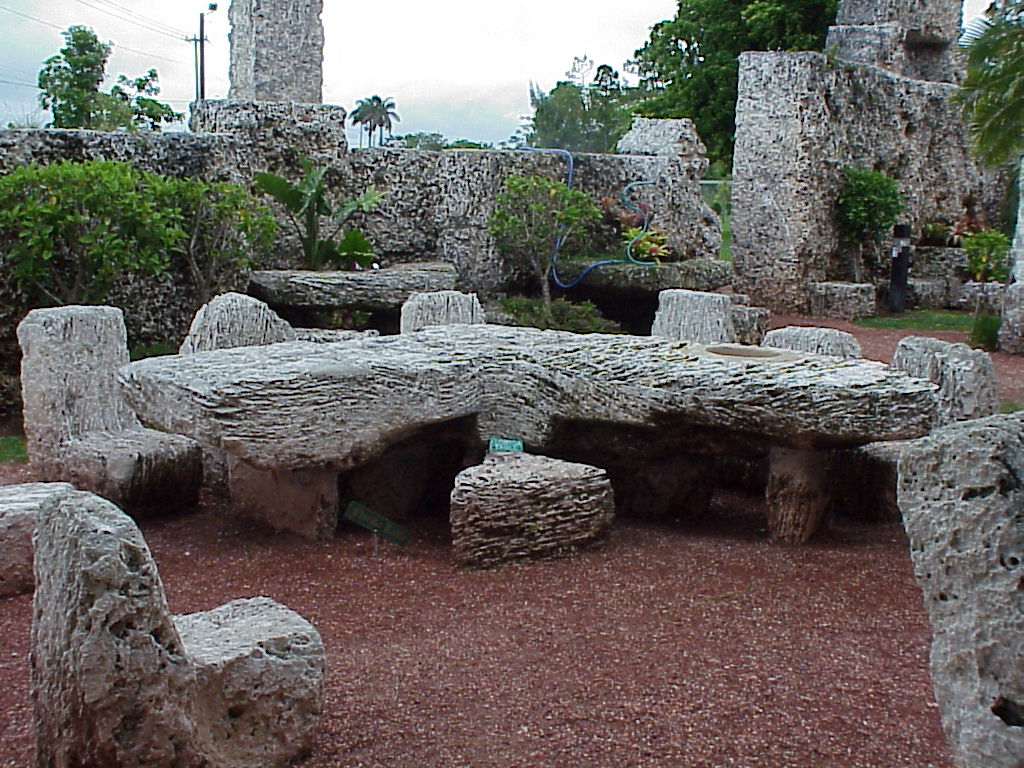 vac2002 130-CoralCastle