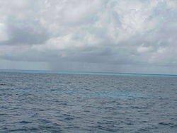 vac2002 079-Glass Bottom Boat