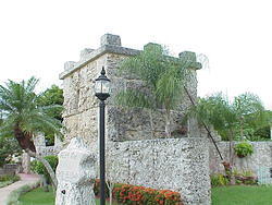 vac2002 123-CoralCastle